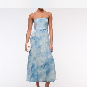 Elegant Blue Strapless Dress